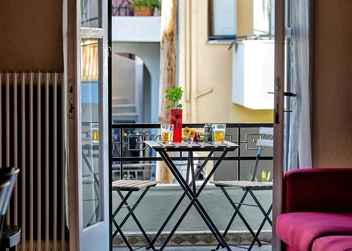 The Old Salt * Kavala